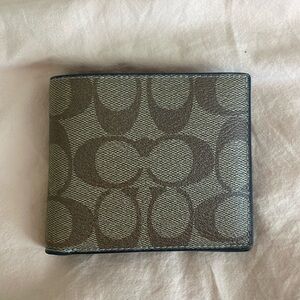 Coach ID Billfold Wallet in Signature Canvas